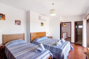 3 dormitorios, tabla de planchar con plancha, wifi gratis y ropa de cama