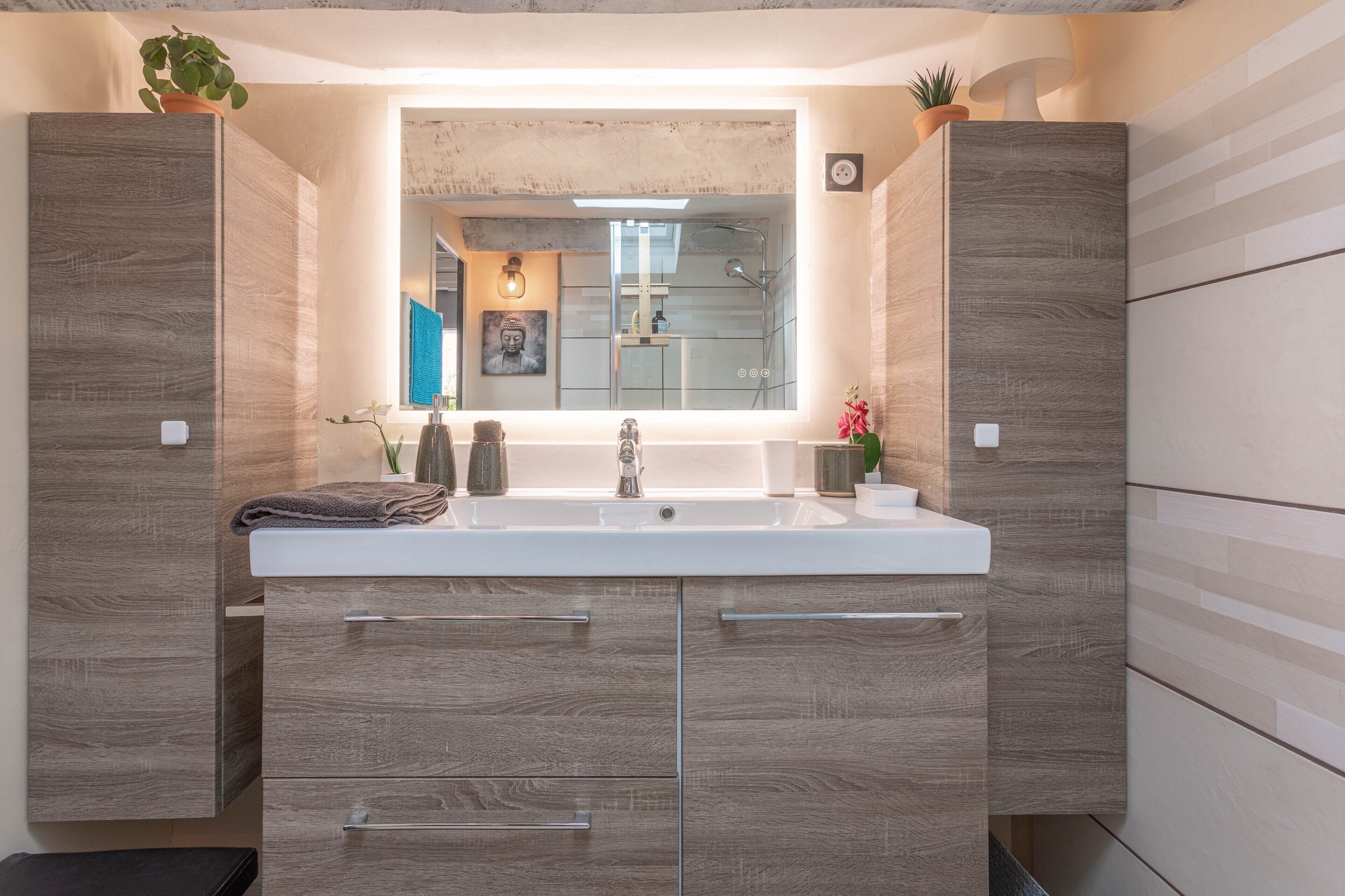 Dusche, Haartrockner, Handtücher