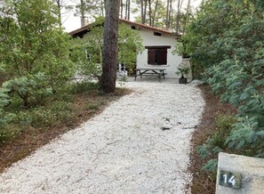 Exterior - Holiday Home 'Piraillan Foret' with Private Garden (Lège-Cap-Ferret)
