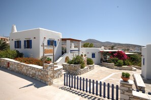 Exterior - Holiday Apartment "Maria's Village Suite" with Sea View, Private Terrace & Wi-Fi (Paros)