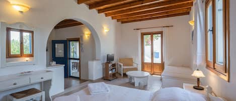 Iron/ironing board, free WiFi, bed sheets