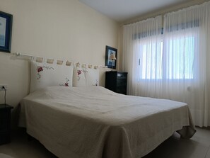 1 soverom, strykejern/-brett, wi-fi (inkludert) og sengetøy