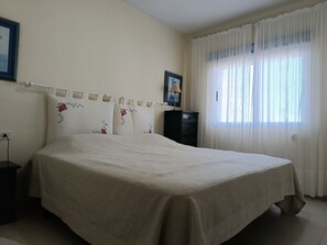 1 camera, ferro/asse da stiro, Wi-Fi gratuito, lenzuola