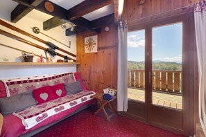 Télévision, lecteur de DVD, chaîne hi-fi