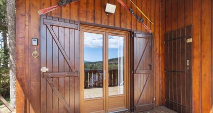 Chalet 'Petit Chalet' mitoyen à Pyrénées 2000' avec vue montagne, terrasse privée et Wi-Fi