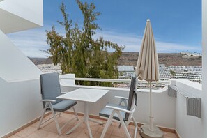 Property grounds - Vacation Apartment 'Dreams' with Sea View, Shared Pool and Wi-Fi (Puerto Rico)