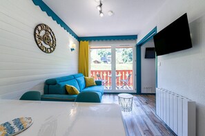 Televisión, mesa de ping pong