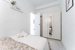 2 habitaciones, tabla de planchar con plancha y wifi gratis 