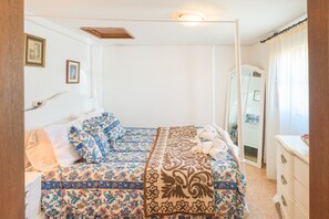 2 soverom, strykejern/-brett, wi-fi (inkludert) og sengetøy