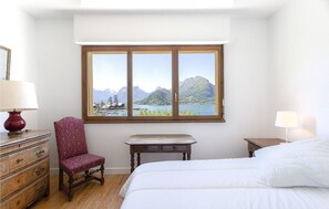 6 bedrooms, travel cot, free WiFi, bed sheets - Beautiful home in Talloires-Montmin (Talloires-Montmin)