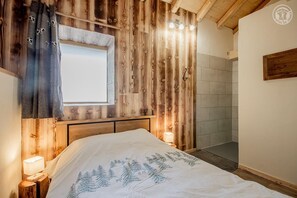3 bedrooms, iron/ironing board, travel crib, free WiFi - LA Maison Bleue - Bessans (BESSANS)
