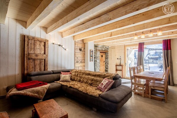 TV - LA Maison Bleue - Bessans (BESSANS)