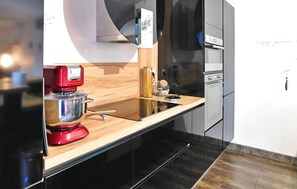 雪櫃、焗爐、爐具、洗碗機