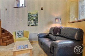 TV, books - de Kerloïc - Ploumilliau (PLOUMILLIAU)