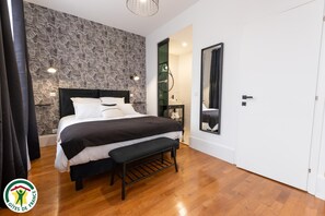 Berço de viagem, Wi-Fi de cortesia, roupa de cama