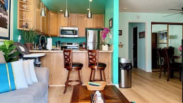 Smart TV, lareira, videogames, DVD player