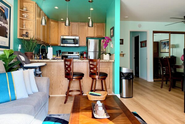 TV connectée, cheminée, jeux vidéo, lecteur de DVD