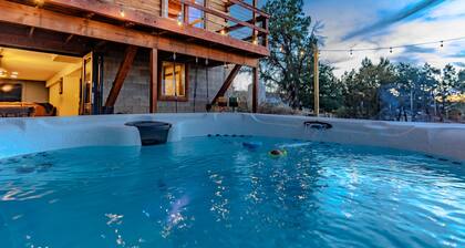 The Four Seasons - A Getaway to White Sands NP and Cloudcroft, NM w/ Hot Tub!