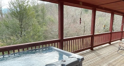 Private 2 Ac Black Rock Mtn Cabin, Hot Tub, Game Room and Creek! Great Location!