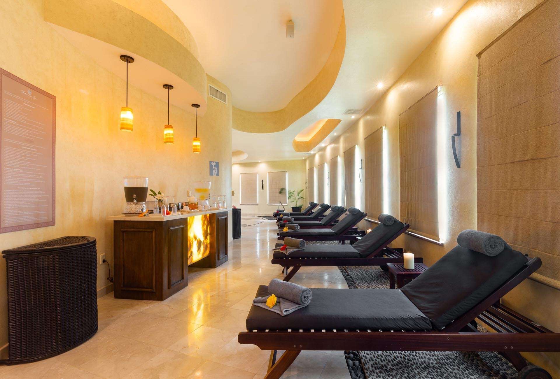 Bastu, bubbelpool, ångbastu, kroppsbehandlingar och hydroterapi