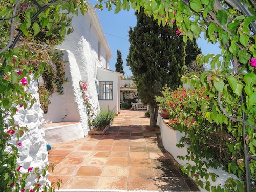 Discover Tranquility at Casa Media Luna – Your Ultimate Frigiliana Getaway