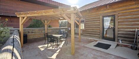 House, Private Bathroom (Full) | Exterior