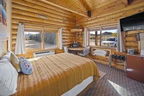 House, Private Bathroom (Full) | 1 bedroom, individually decorated, laptop workspace, blackout curtains