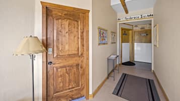 Huis, privébadkamer (Full) | Lobby