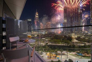 Outdoor dining - NEW | 3BR Burj NYE Fireworks View | Pool (Dubai)
