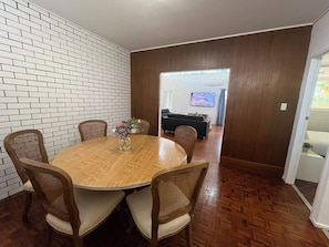 Villa | Dining room - Browns Broadbeach (Mermaid Beach)