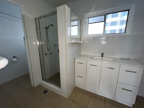 Standard Apartment, 2 Bedrooms | Bathroom