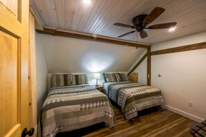 Exclusive Apartment | 2 bedrooms, premium bedding, individually decorated - Historic Barn Suites (Greenville)
