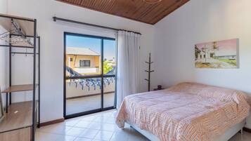 2 quartos, escrivaninha, Wi-Fi, roupa de cama