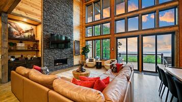 Smart-TV, Kamin, Videospiele, Tischfußball