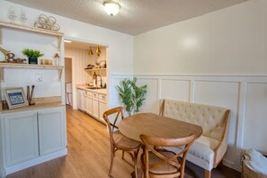 Dining - Southern Travel - Charming 3 BR (Moultrie)