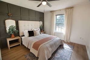 3 bedrooms, desk, iron/ironing board, WiFi