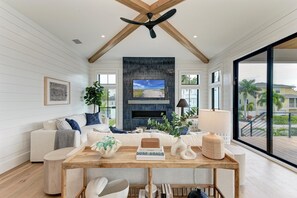 Smart-TV, peis, videospill og bordtennis