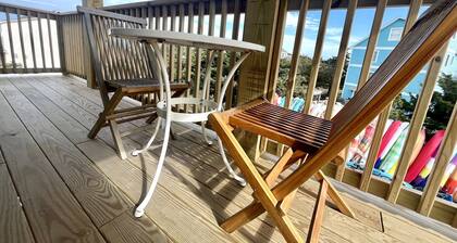 Wimble Shoals Chateau - Studio in Salvo above Surf Shop-