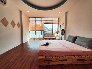 Dobbeltrom – elite | Sengetøy av topp kvalitet, skrivebord og skrivebord for bærbar PC