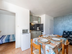 Fridge, oven, toaster, high chair
