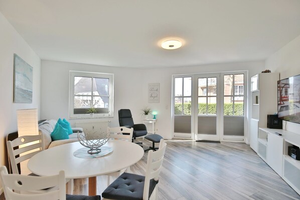 TV - Haus Ostseeallee 2 - Ostseeallee Appartement 4 Appartement Ostseeview (Timmendorfer Strand)