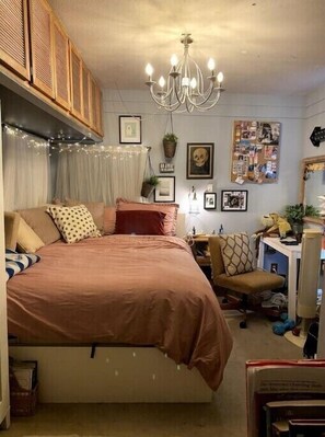 2 Schlafzimmer, Schreibtisch, Bügeleisen/Bügelbrett, WLAN