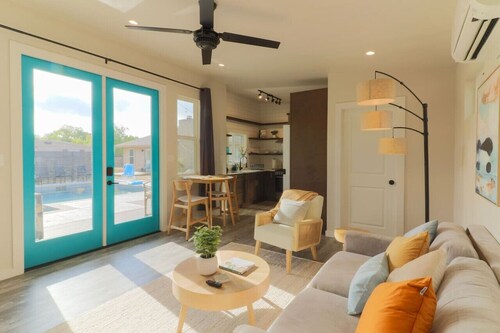 Cozy South Austin Casita | Quiet & Relaxing Stay