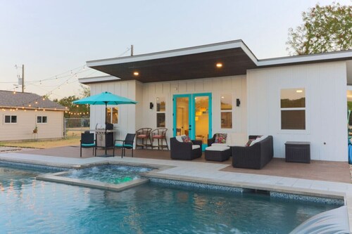Cozy South Austin Casita | Quiet & Relaxing Stay