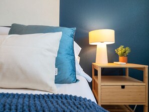 1 slaapkamer, een bureau, een strijkplank/strijkijzer, gratis wifi
