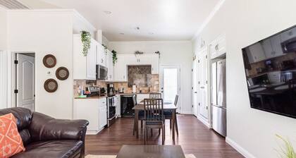 Woodsy Retreat • Private 2BD/1BA • Covered Parking