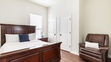 2 bedrooms, desk, iron/ironing board, travel cot