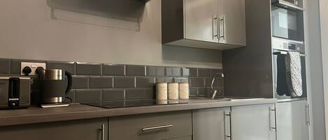 Fridge, microwave, oven, stovetop