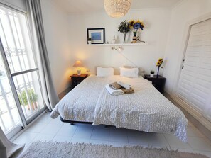 2 chambres, fer et planche à repasser, Wi-Fi gratuit, draps fournis