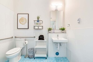 Hårføner og håndklær